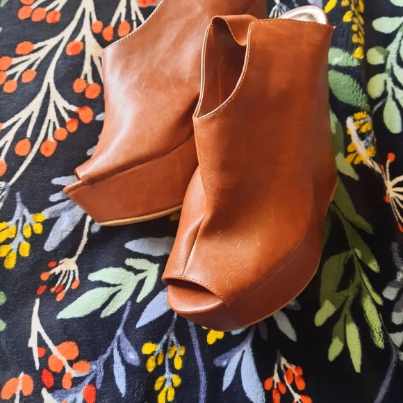 Madden Girl size 8.5M Wallup wedges - Picture 3 of 4